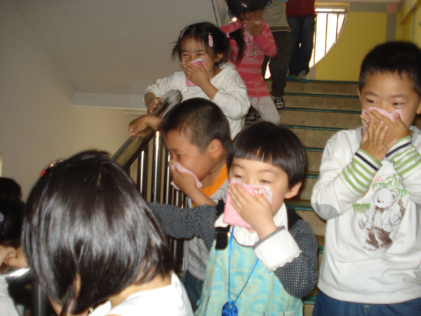 合肥市长江路幼儿园--防震防火应急预案演练活