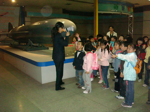 合肥市长江路幼儿园--参观科技馆(一)